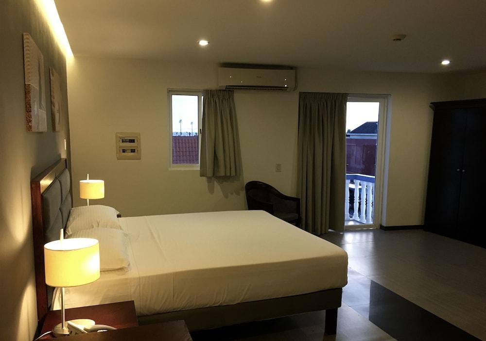 Curacao Suites Hotel Вилемстад Екстериор снимка